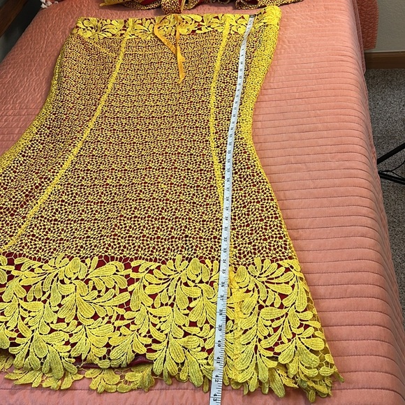 Vibrant African Ankara Style Lace Top & Skirt Set approximate size XL-XXL - Picture 12 of 17